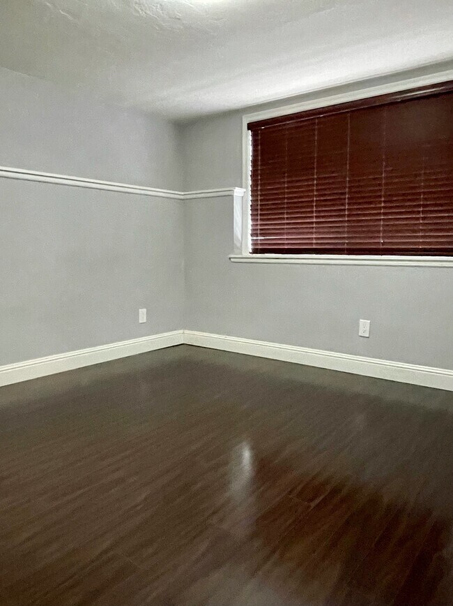 Photo - 429 Kains Ave