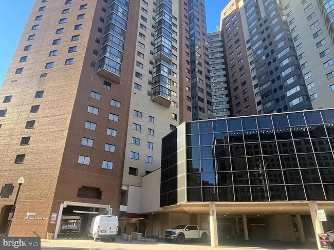 Building Photo - 900 N Stafford St Unit 2521