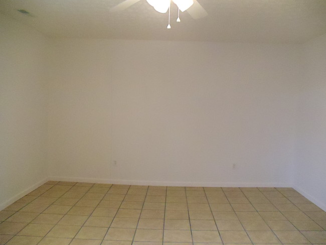 Building Photo - 48 Private Road 2482 Unit 8 Rental