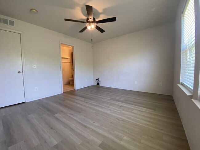 Photo - 1029 SW 153rd St