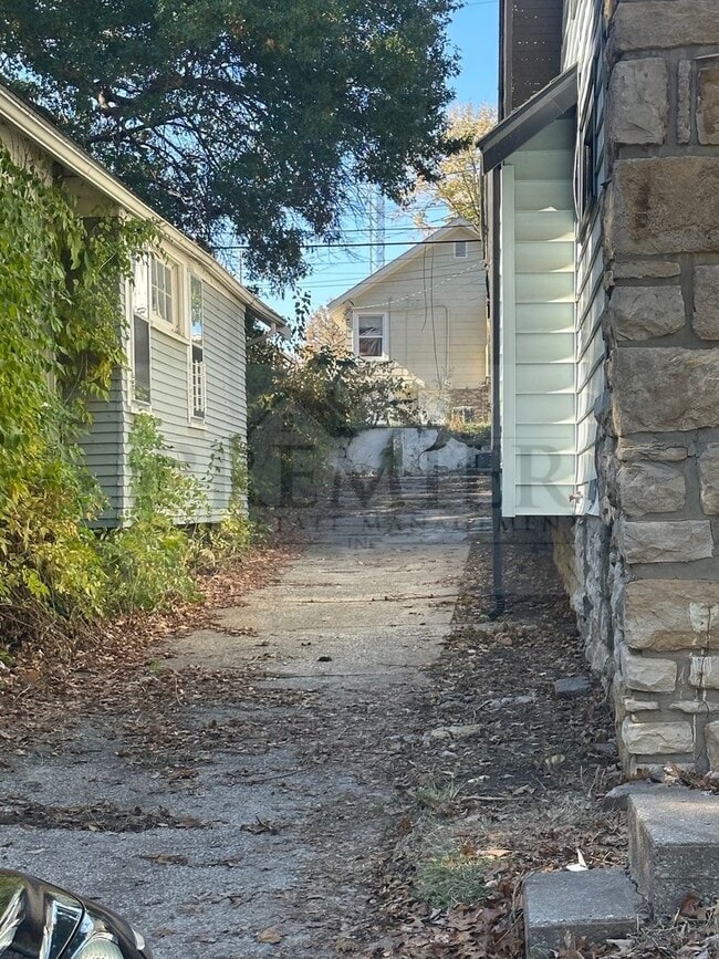 Photo - 5830 Tracy Ave