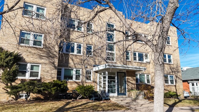 Lovely 2nd floor 2 bed/1 bath condo - Lovely 2nd floor 2 bed/1 bath condo Unit 505 Haberman