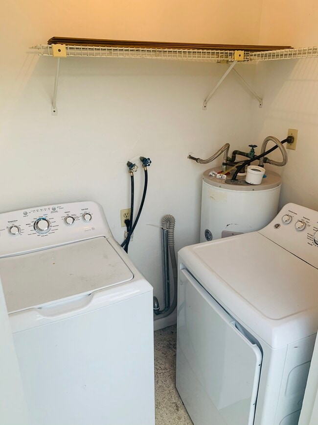 Photo - 829 NE 12th Ave Unidad #3