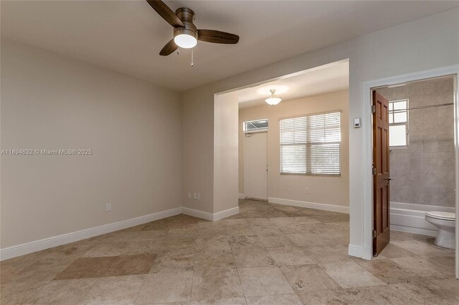 Photo - 814 Lenox Ave. Unidad 2