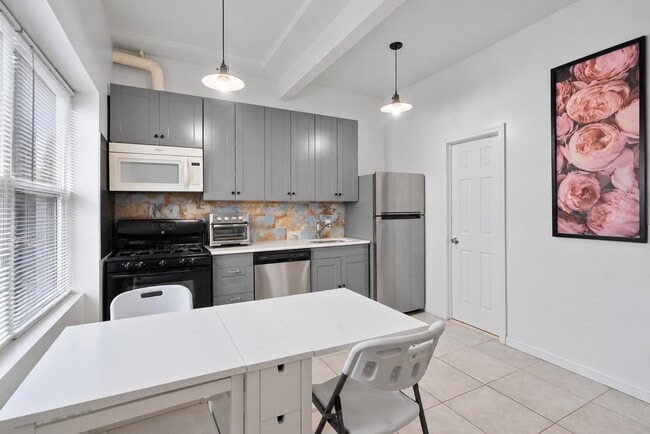 Photo - 315-317 33rd St Unit 1