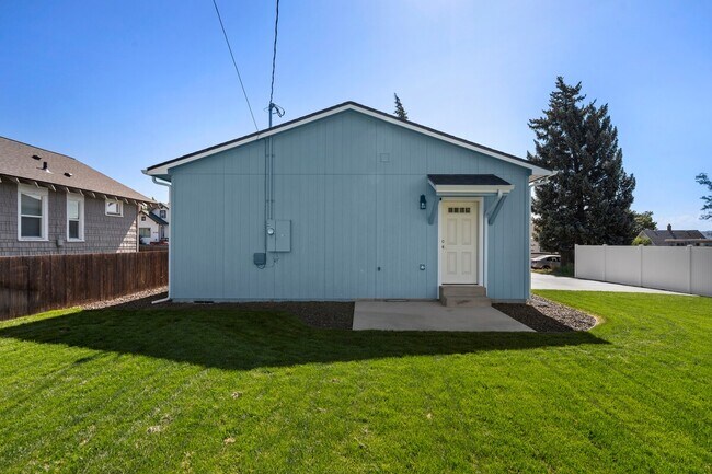NEWLY RENOVATED 2 BEDROOM HOME.