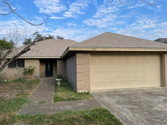 Building Photo - 2201 Pin Oak Rd