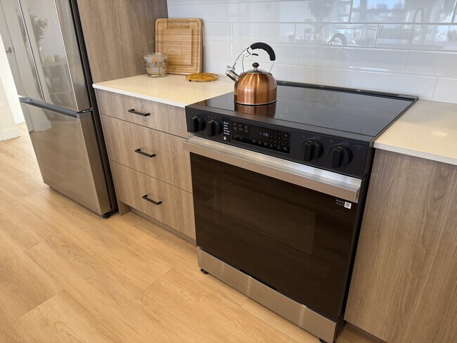 Photo - 8615-8108 108 St NW Unit 607