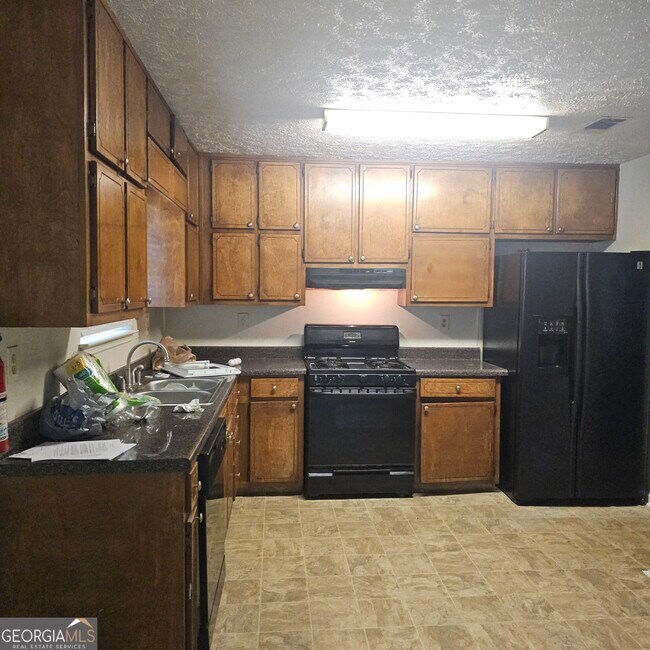 5906 Summerglen Ln