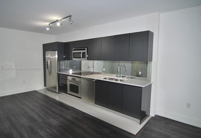 Photo - 31 SE 6th St Unit 606