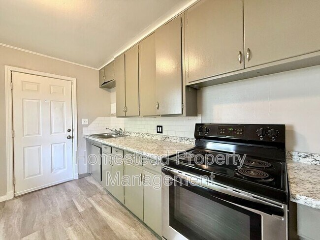 Photo - 210 W Mimosa Dr