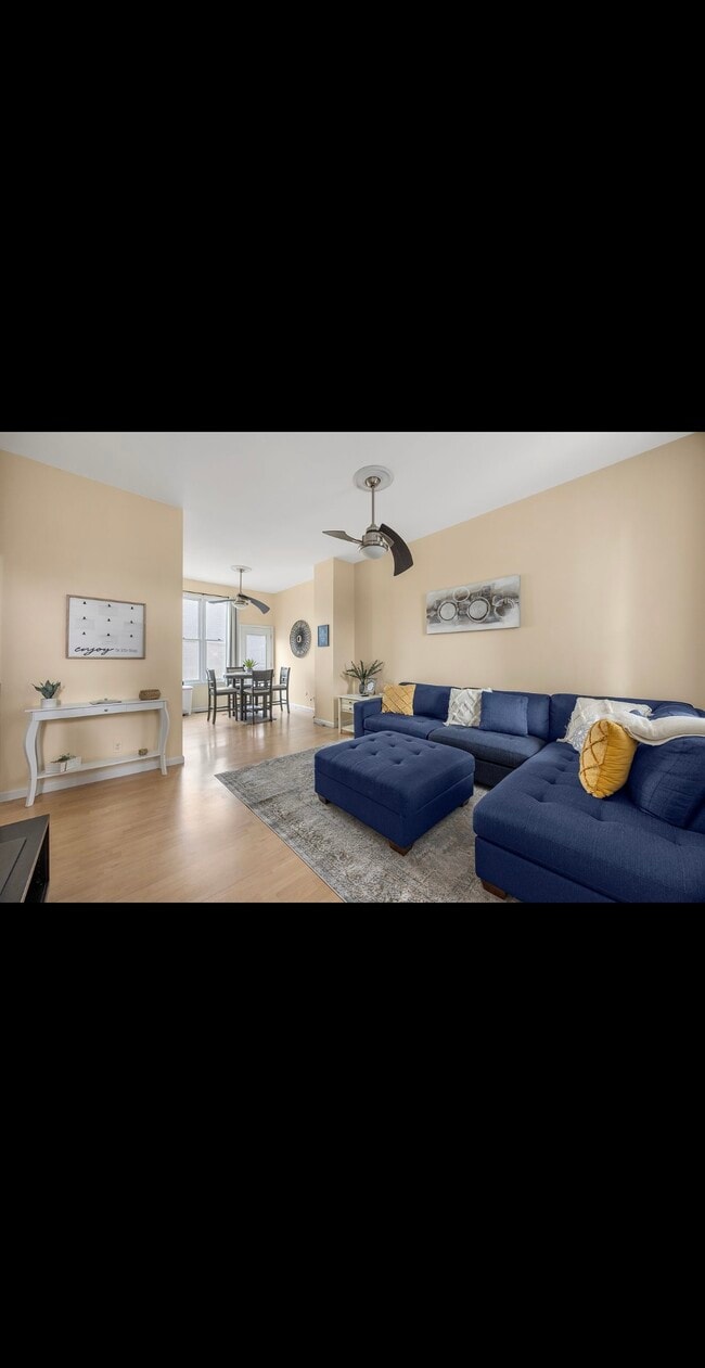 Photo - 1627 Dolman St