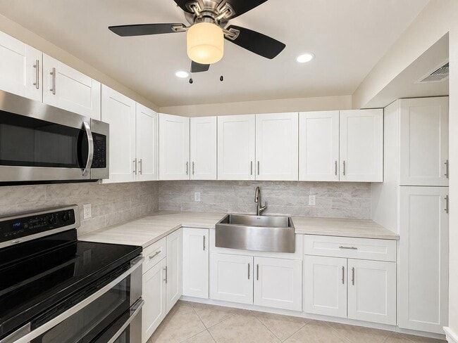 Photo - 2025 NE 164th St Unidad 305