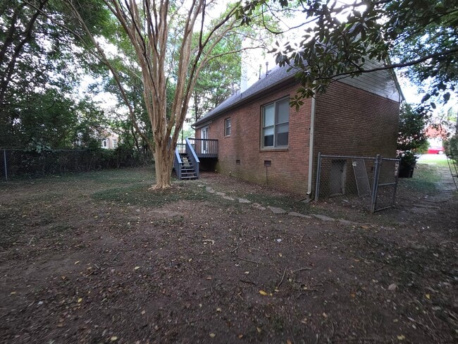 Photo - 321 Dulaine Cv