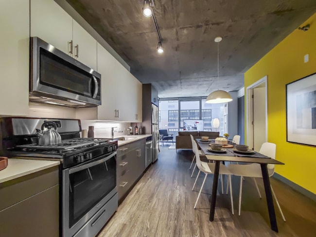 Photo - 151 E Randolph St