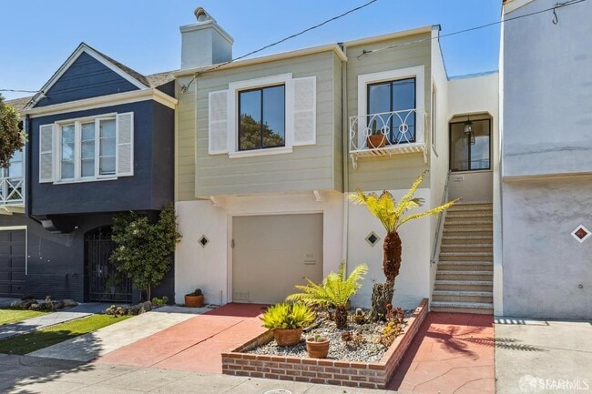 Photo - 845 44th Ave