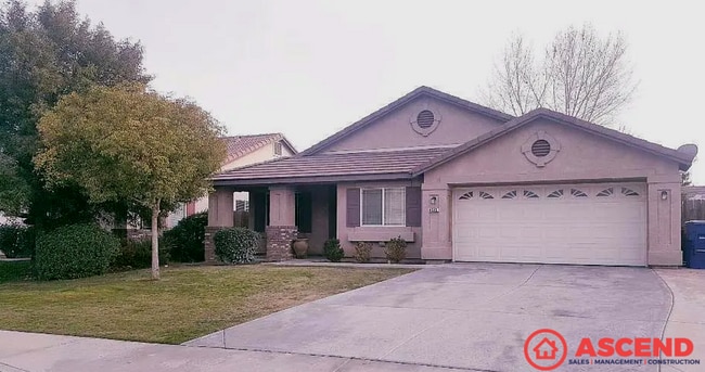Building Photo - Spacious 3BR/2BA Home – 1,839 Sq Ft with Garage & Gardener Included!