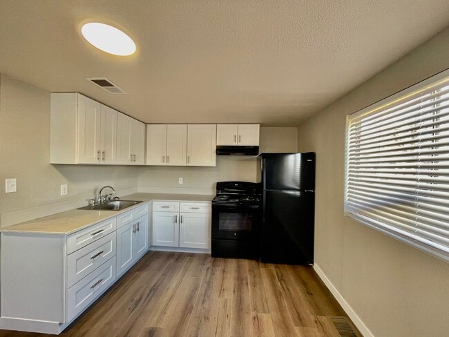 Photo - 2103 1st St S