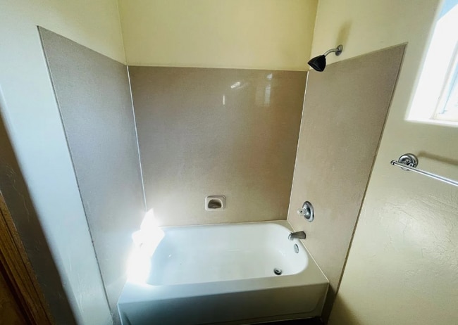 Photo - 1188 N Riverview Blvd