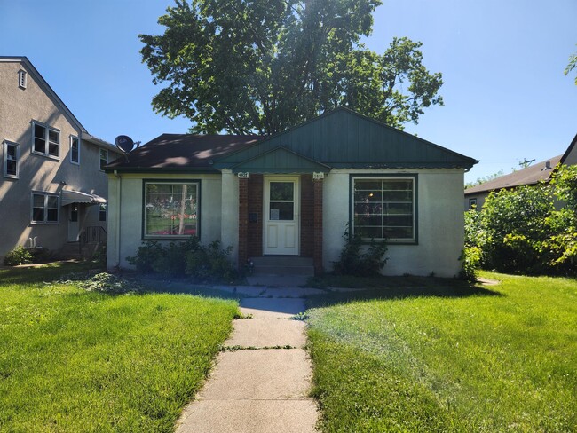 Photo - 5819 Blaisdell Ave House