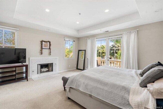 Photo - 723 S Broadway