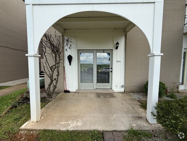 Building Photo - 5709 Lyons View Pike Rental
