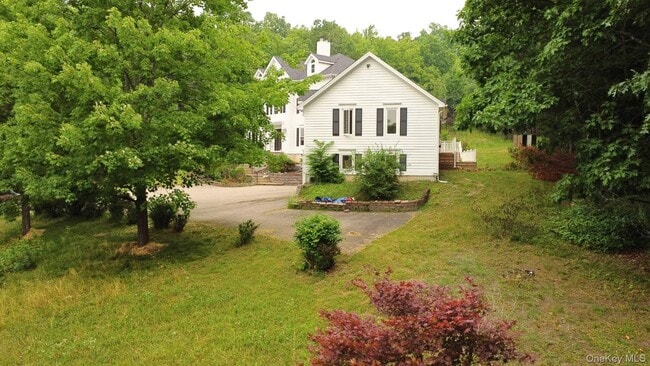 Photo - 19 Friendship Ln