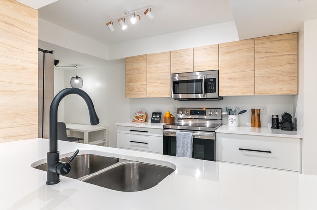 KITCHEN - 950 Egret Cir Unit Zen modern villa