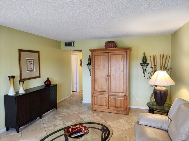 Photo - 74 Preston Way