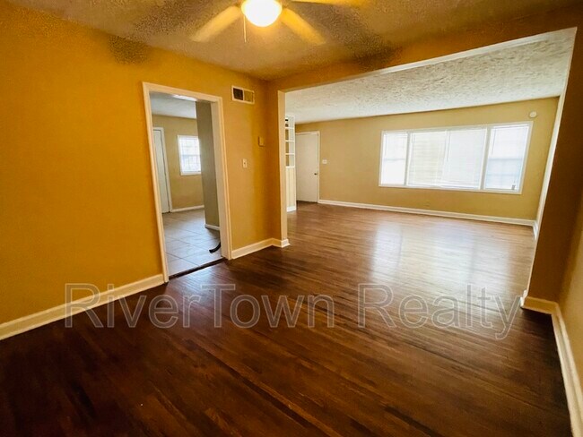 Photo - 106 N Holmes St