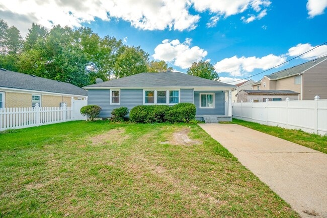 Building Photo - 4 Bed 2.5 Bath Home for rent in Norfolk