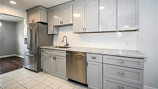 Photo - 3834 Cambridge St