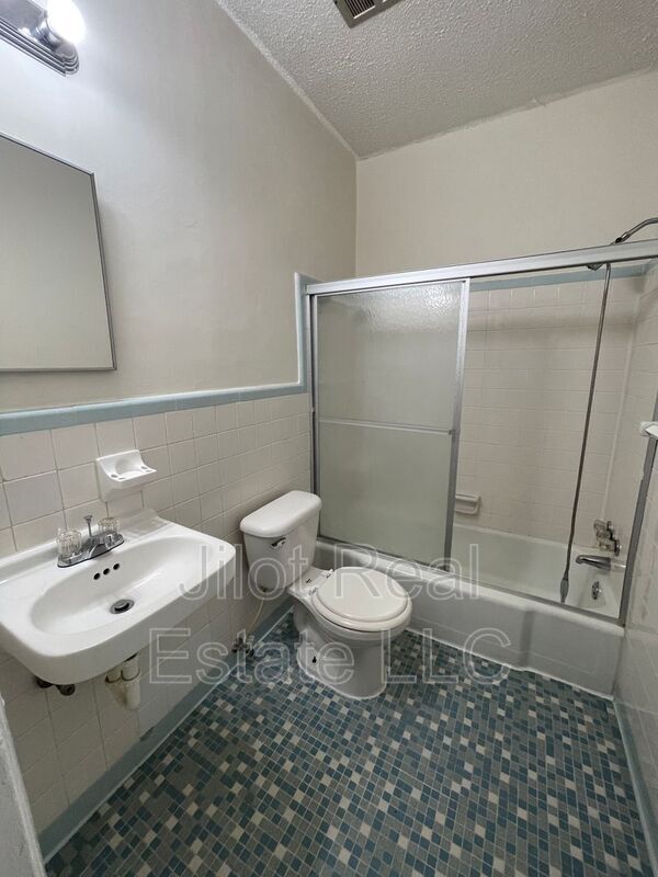 Photo - 496 Holderness St SW Unit #18