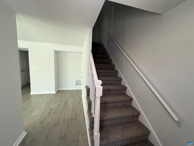 Photo - 120 Georgetown Green