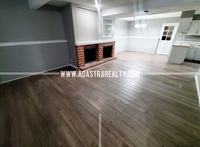 Photo - Very Nice & Spacious Duplex in North Olathe-Available in JULY!!