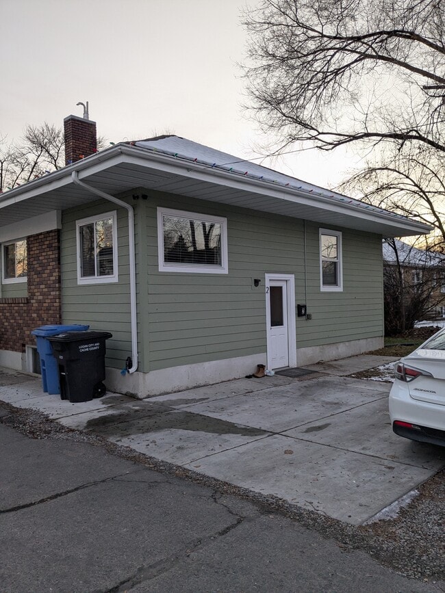 Building Photo - 141 W 200 N Unit 2