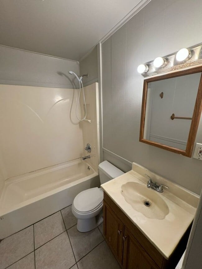 Photo - 2103 Hazelwood Ave