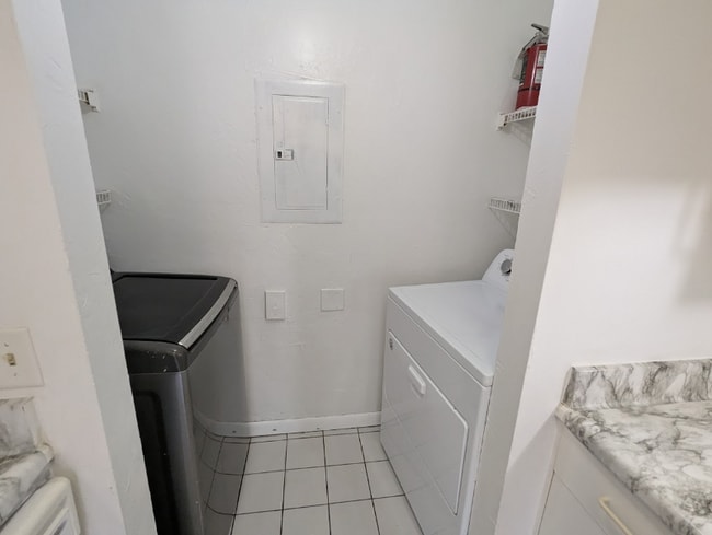 Photo - 3600 SW 23rd St Unit 18