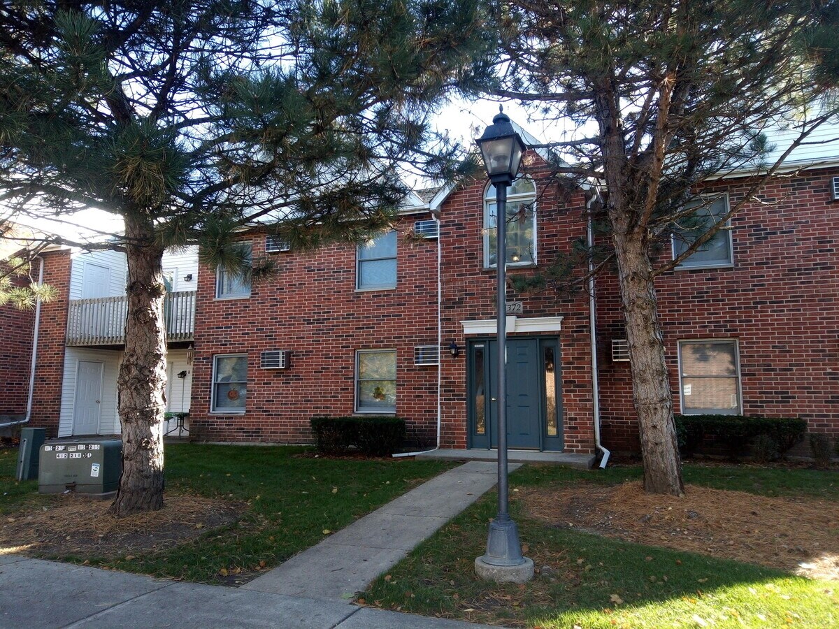 Photo - 1372 Cunat Ct Unit 1B