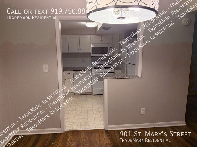 Photo - 901 St Marys St