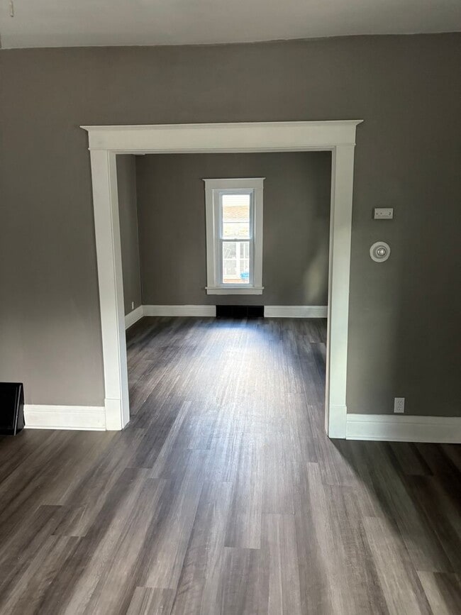 Photo - 808 Conger St