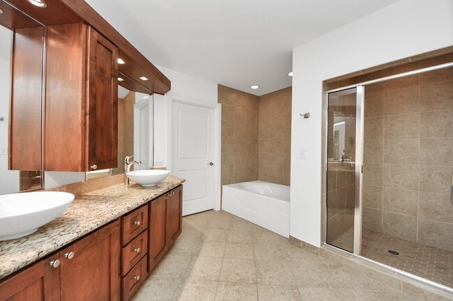 Photo - 1010 Rosine St Unit 25