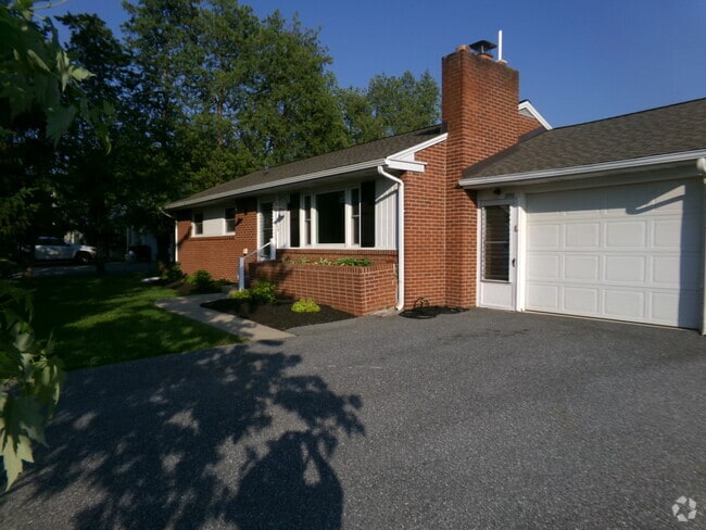 Building Photo - 2052 Miller Rd Rental