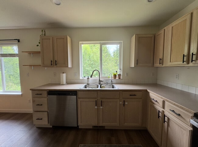 Photo - 1565 Estate Pl