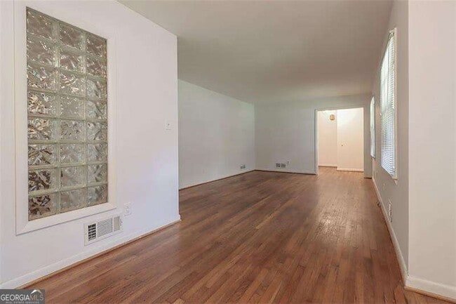 Photo - 3197 Alberta Ln