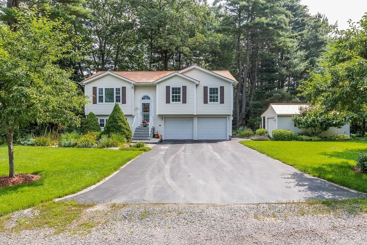 Photo - 8 Byrd Ave (Scarborough, ME)
