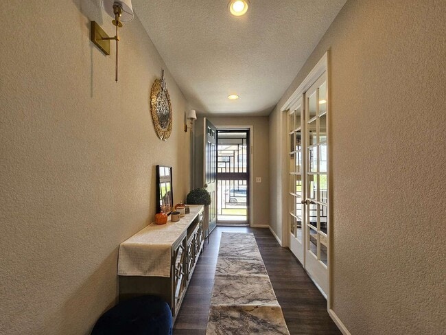Photo - 5186 Ditmars Ln