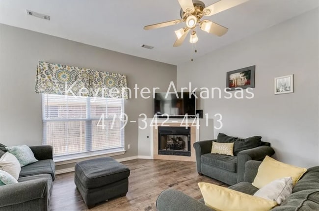 Photo - 3105 SW Waterleaf Ave
