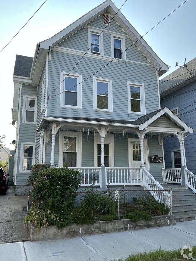Building Photo - 274 Lloyd St Unit 2 Rental
