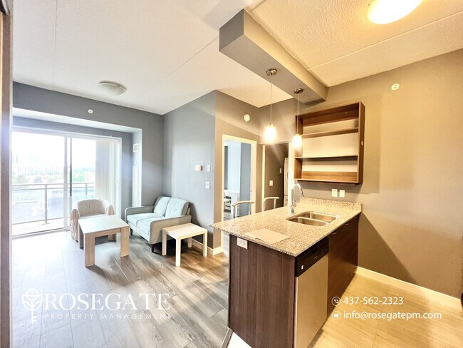 Photo - Furnished 1-Bedroom Condo with Internet Included & Private Balcony – Waterloo Unité 809